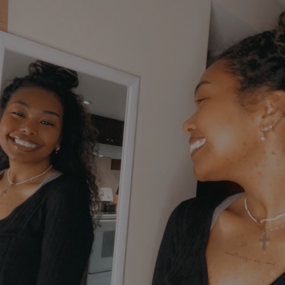 Meet your Posher, Lenssa - Picture 1 of 1